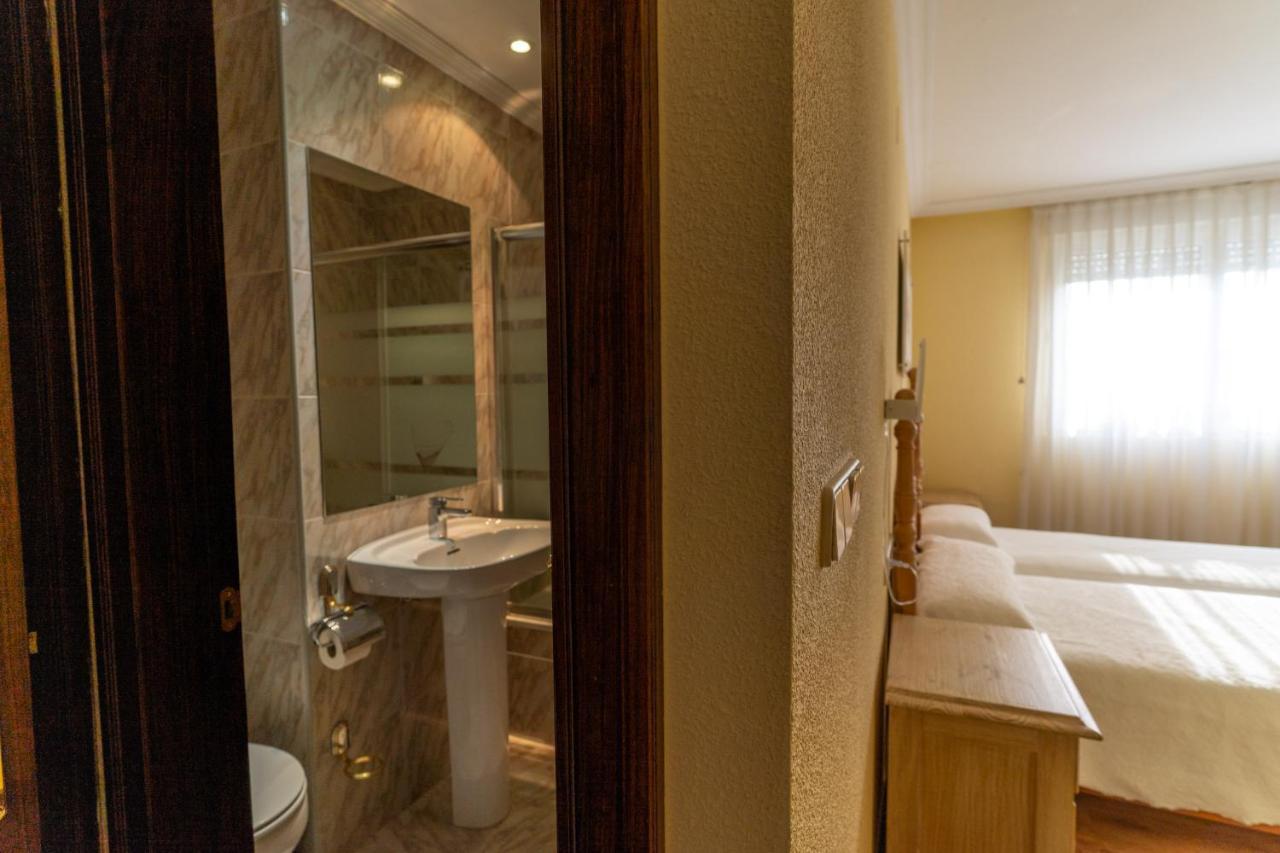 Hotel Rio Cea Puente Almuhey Eksteriør billede