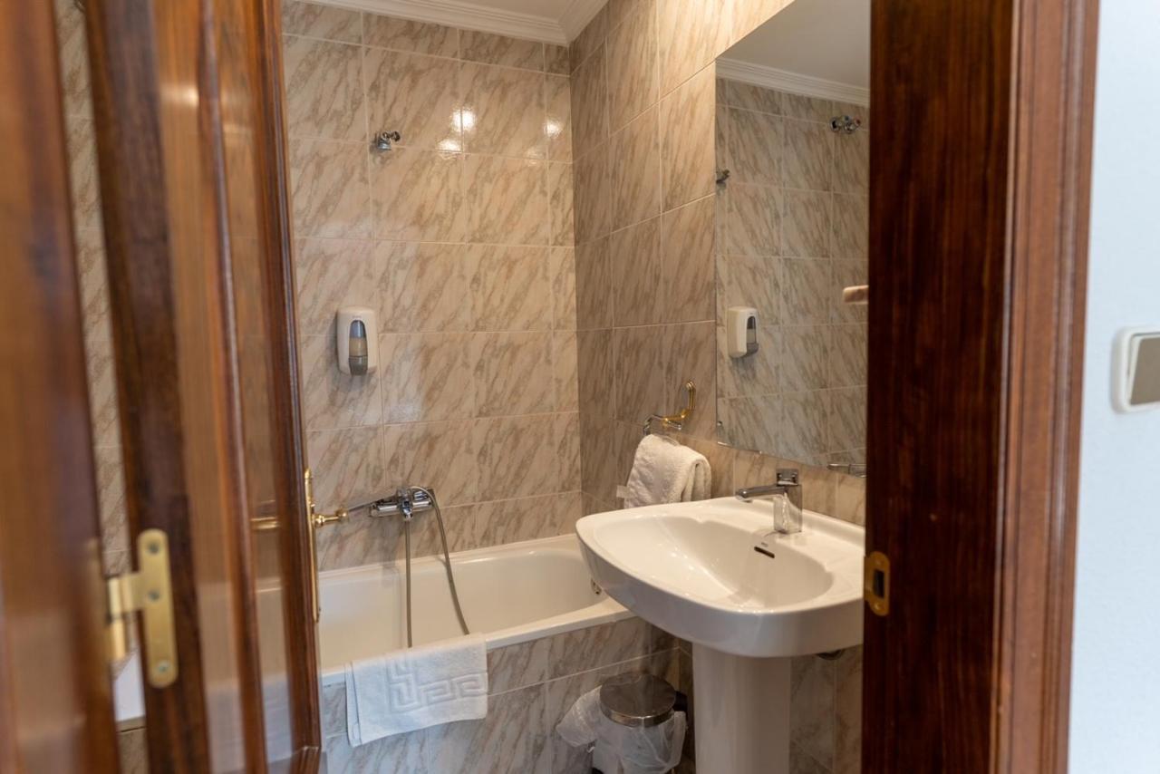 Hotel Rio Cea Puente Almuhey Eksteriør billede