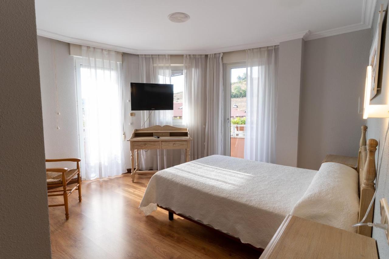 Hotel Rio Cea Puente Almuhey Eksteriør billede