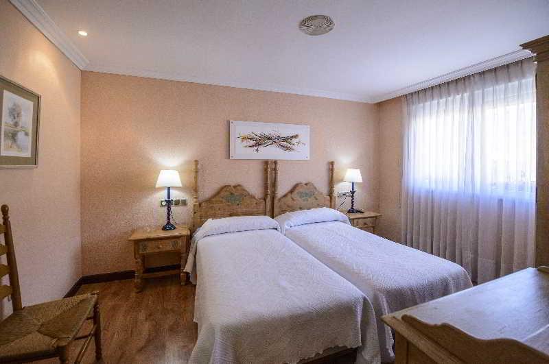 Hotel Rio Cea Puente Almuhey Eksteriør billede